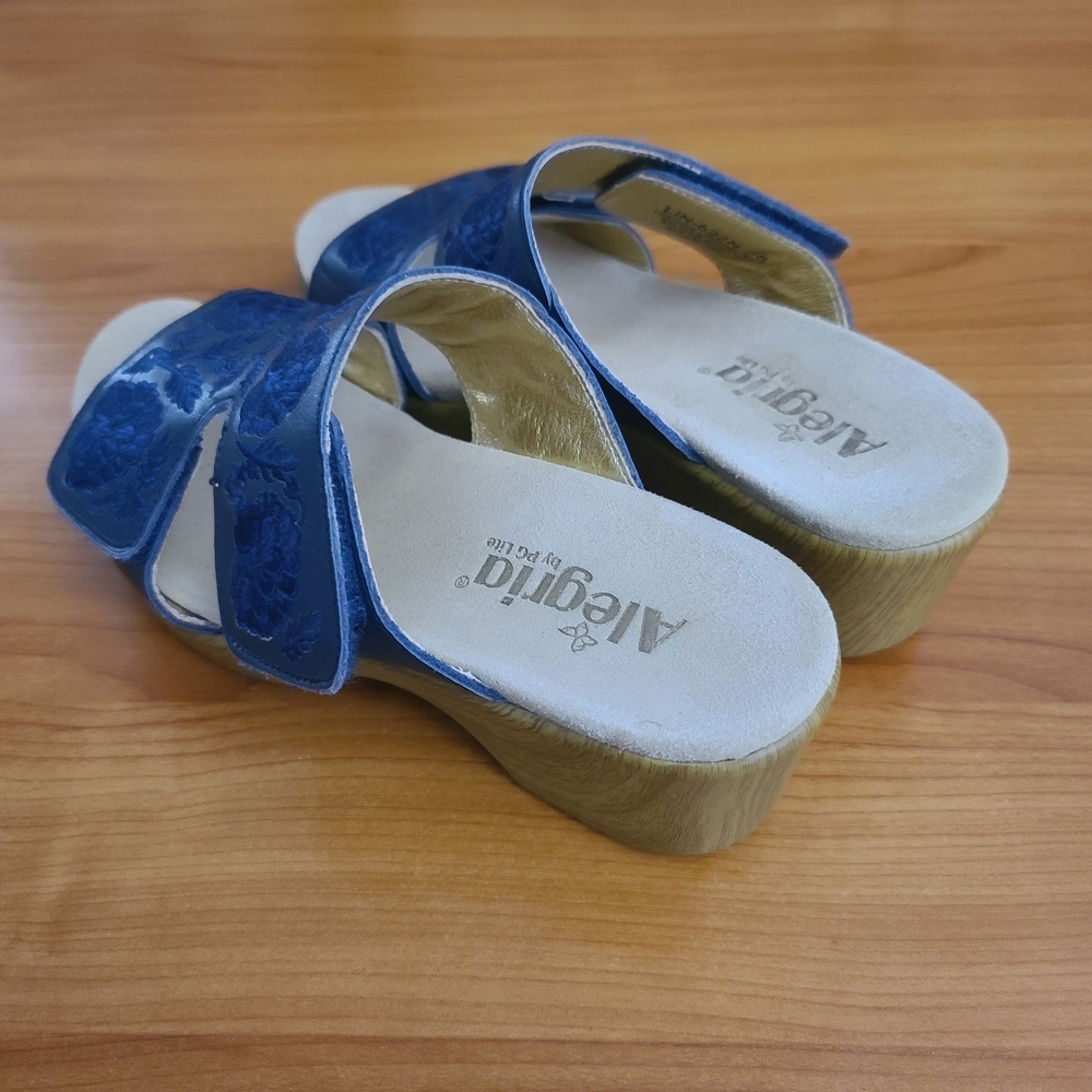Alegria Sandals Womens Blue Leather Embroidered Wedge LIN-622N Shoes Sz 7.5